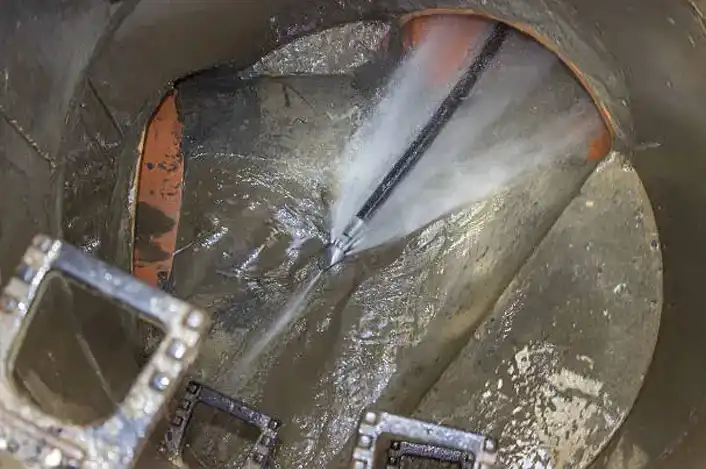 High pressure water flushing High pressure water flushing